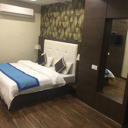 Arya Sheraton Hotel Ajmer Buitenkant foto