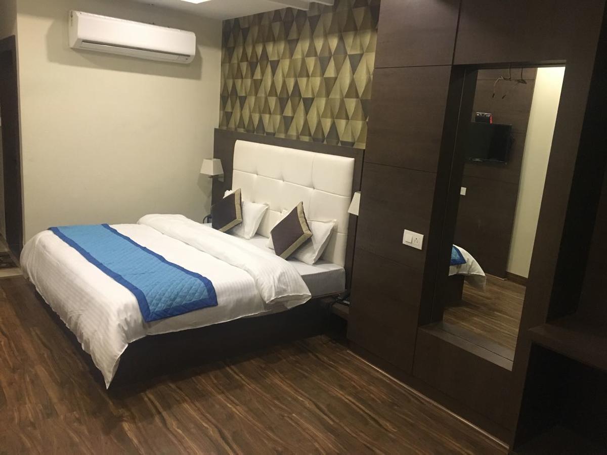Arya Sheraton Hotel Ajmer Buitenkant foto