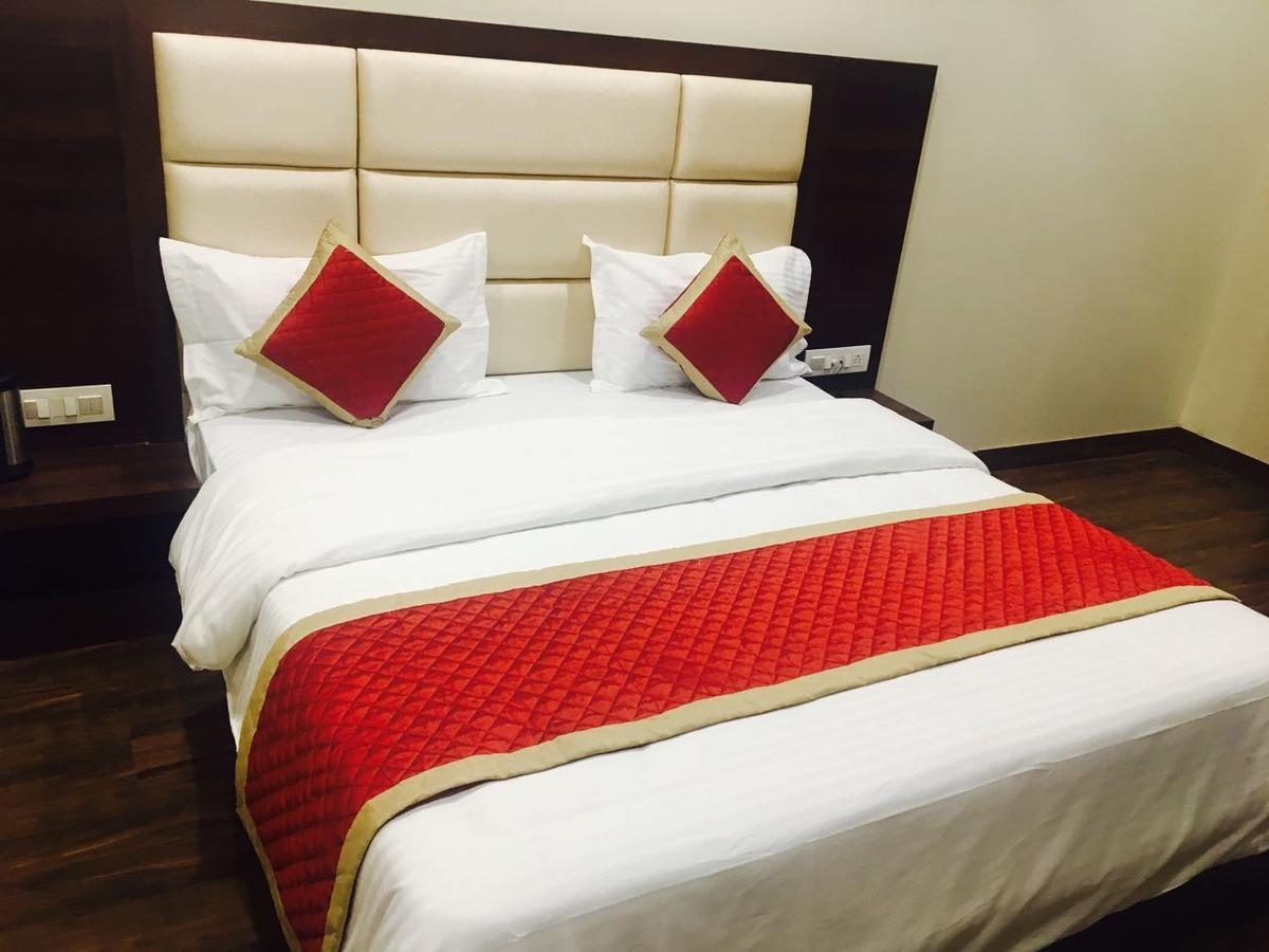 Arya Sheraton Hotel Ajmer Buitenkant foto